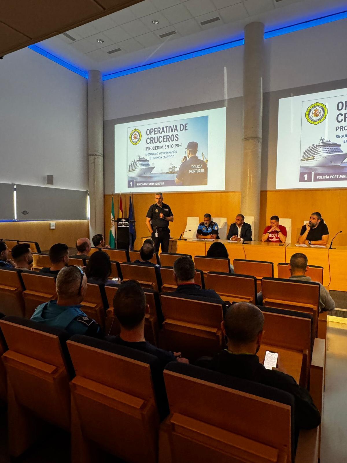 El Puerto de Motril refuerza su protocolo de actuación ante una temporada - Noticia Puerto de motril